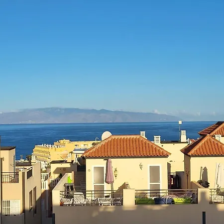 Next To Ajabo Pool & Ocean View דירה *